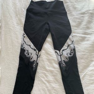 ALO Yoga Full Length Leggings in Size Small